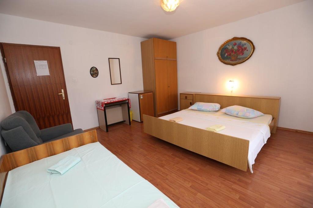 Guest House Ema Baška Szoba fotó